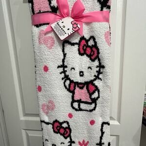 Hello Kitty super soft throw plush daisy blanket